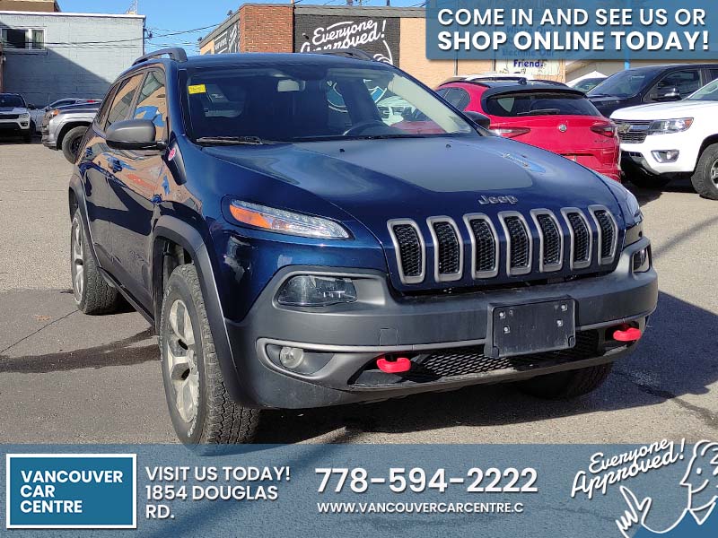 Used SUV 2018 Jeep Cherokee Blue for sale in Vancouver